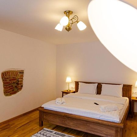 Stone Way Apartment Sibiu Esterno foto