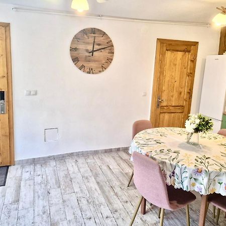 Stone Way Apartment Sibiu Esterno foto
