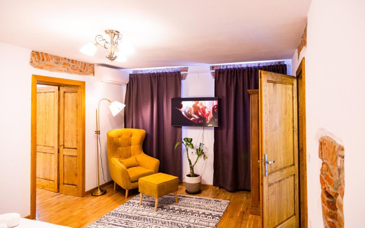 Stone Way Apartment Sibiu Esterno foto
